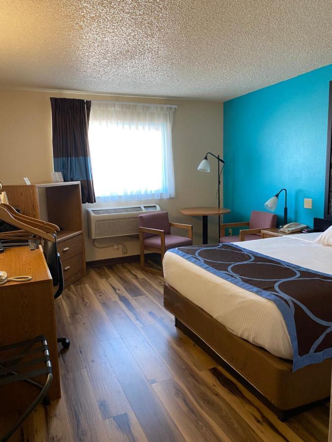 Super 8 By Wyndham Ogallala Eksteriør billede